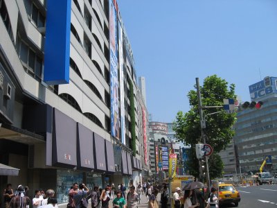 池袋東口風景